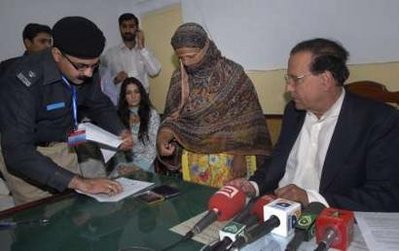 Punjab Governor Salmaan Taseer with 'blasphemy' accused Aasia Bibi: he paid for his stand with his life